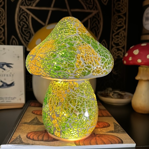 Green Stained Glass Cement Mushroom Light Up - Picture 6 of 7